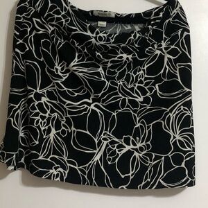 White House Black Market Black and White Floral Mini Skirt